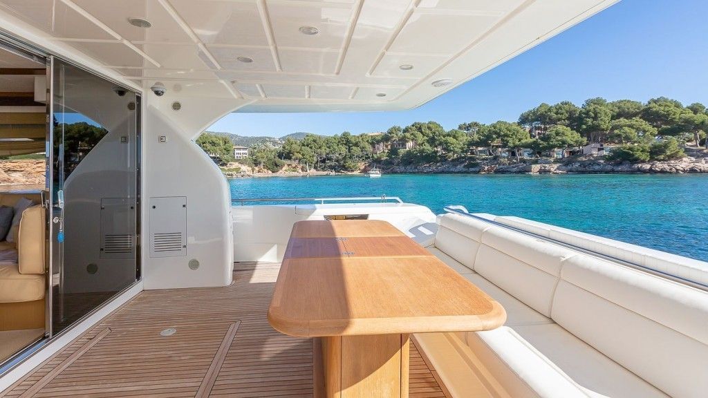 Ferretti 731