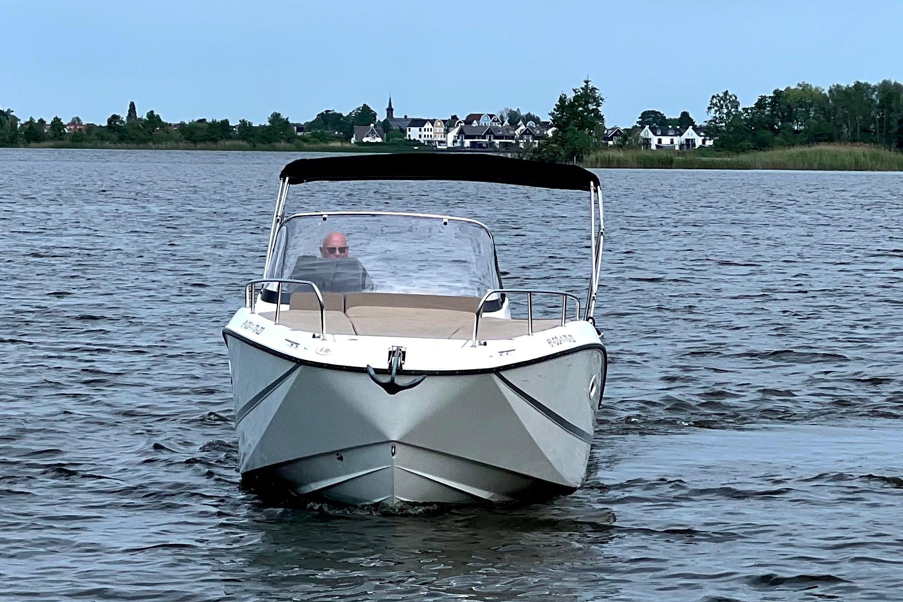 Quicksilver Activ 755 Sundeck — foto 5 van 17