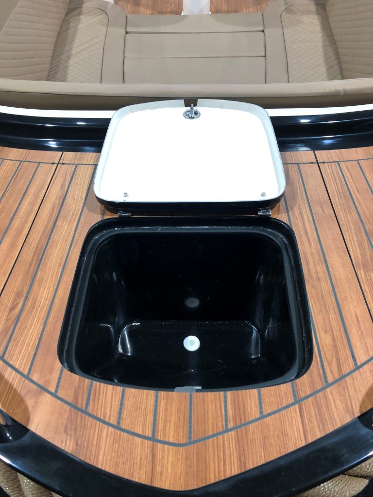 Primeur 715 tender DE GROOTSTE SLOEPENSHOWROOM VAN NEDERLAND — foto 6 van 10