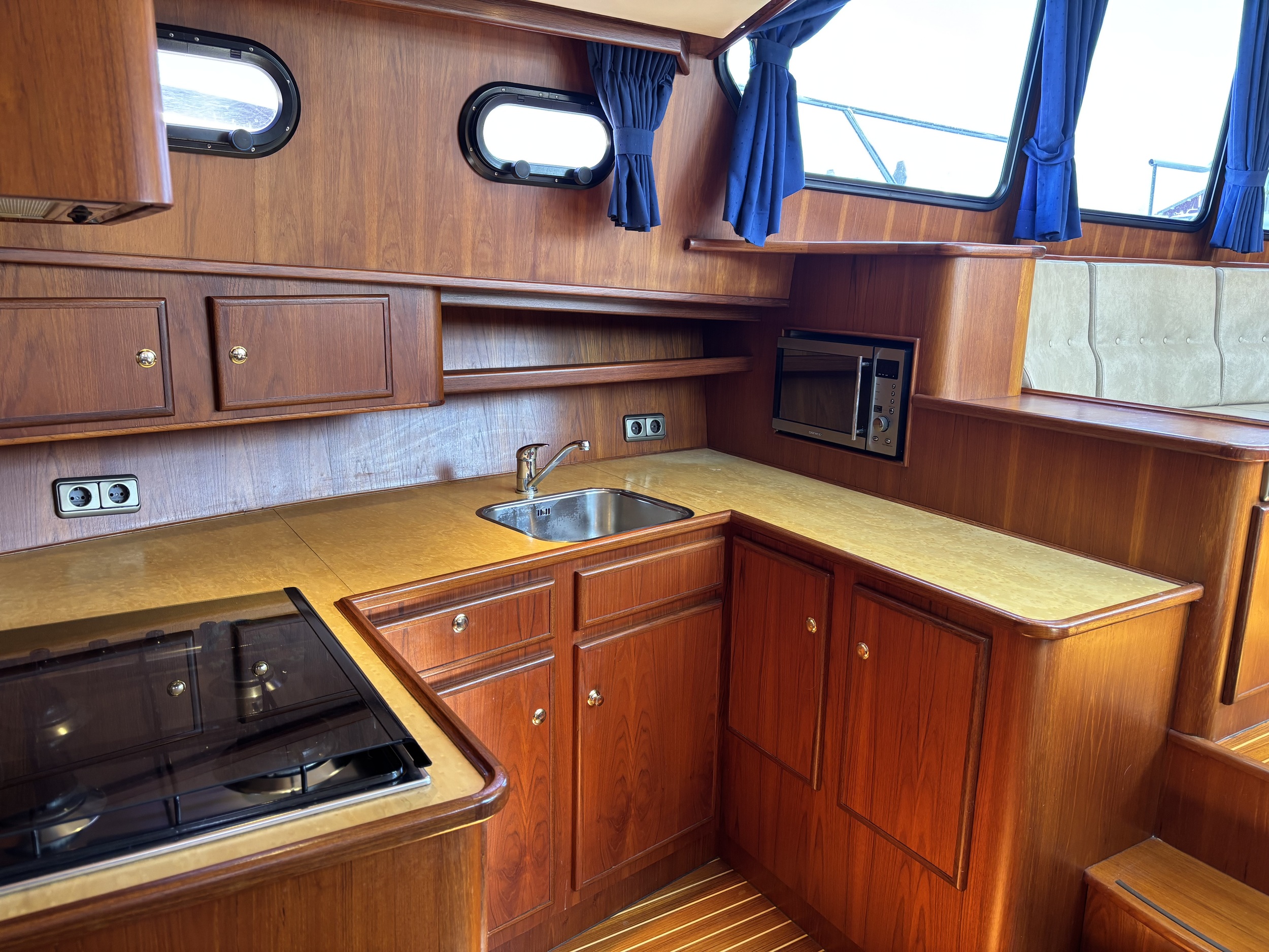 Explorer 45 — foto 17 van 31