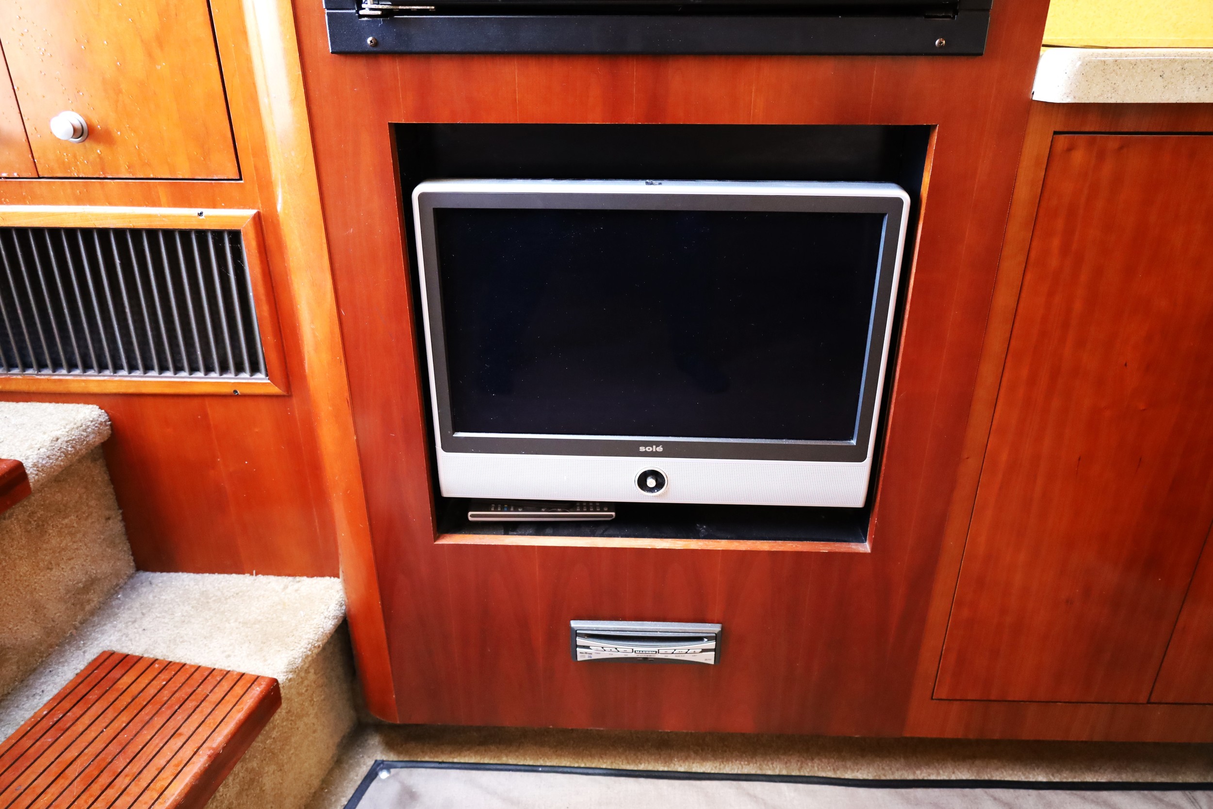 Cruiser Yachts 370 Express — foto 17 van 31