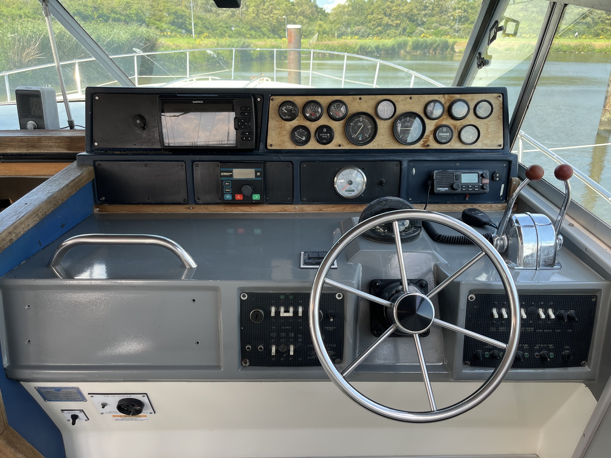 Sea Ray 390 Express Cruiser — foto 9 van 43