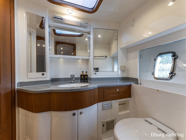 Trader 42 - Cabrio — foto 34 van 76