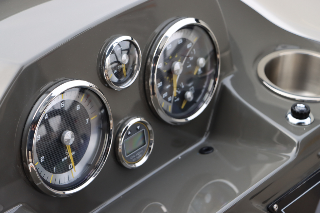 Bayliner VR4 Outboard — foto 10 van 17