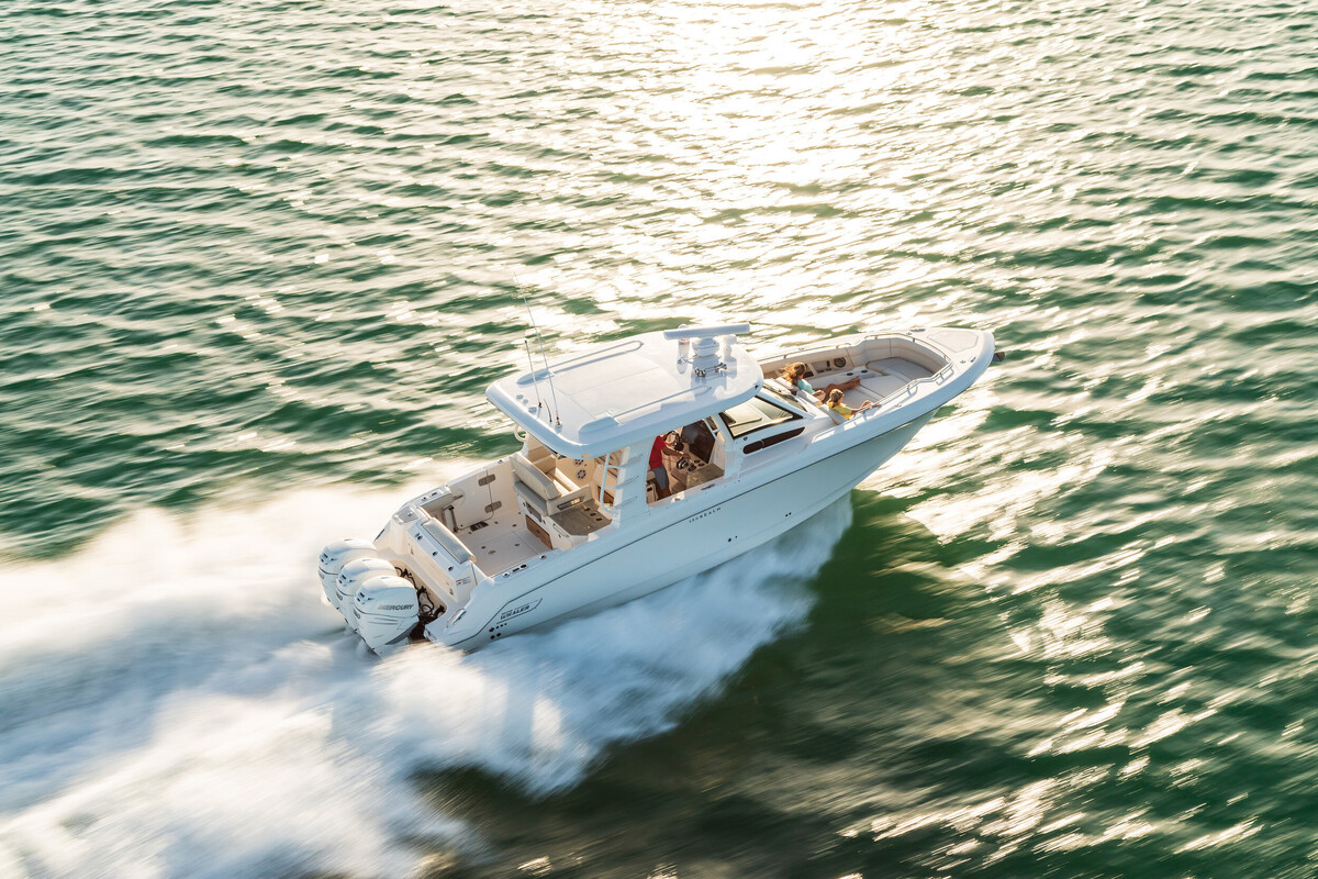 Boston Whaler 350 Realm — foto 1 van 32