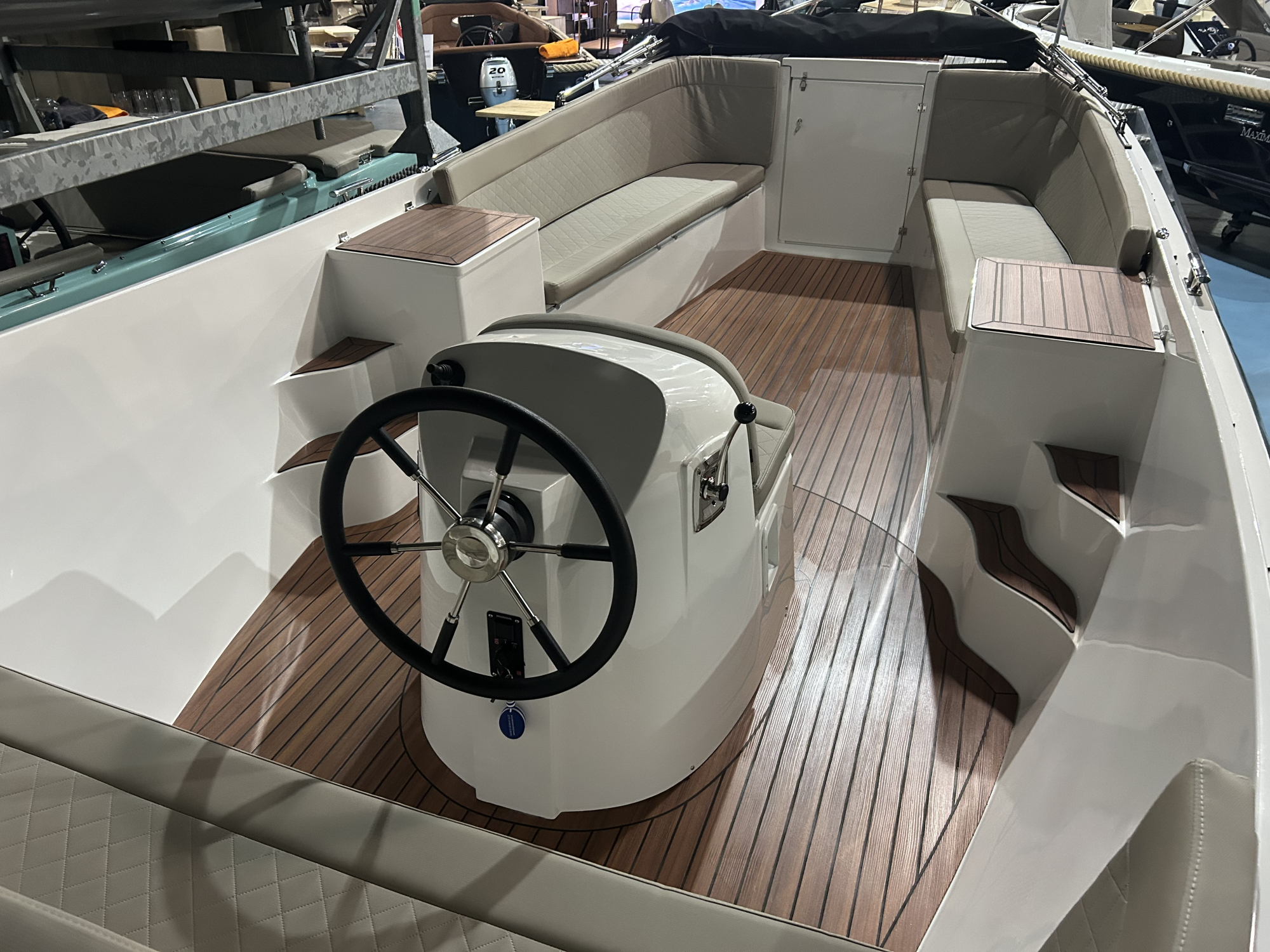 Maxima Boats 750 Flying Lounge RAL 7030 op voorraad — foto 9 van 9