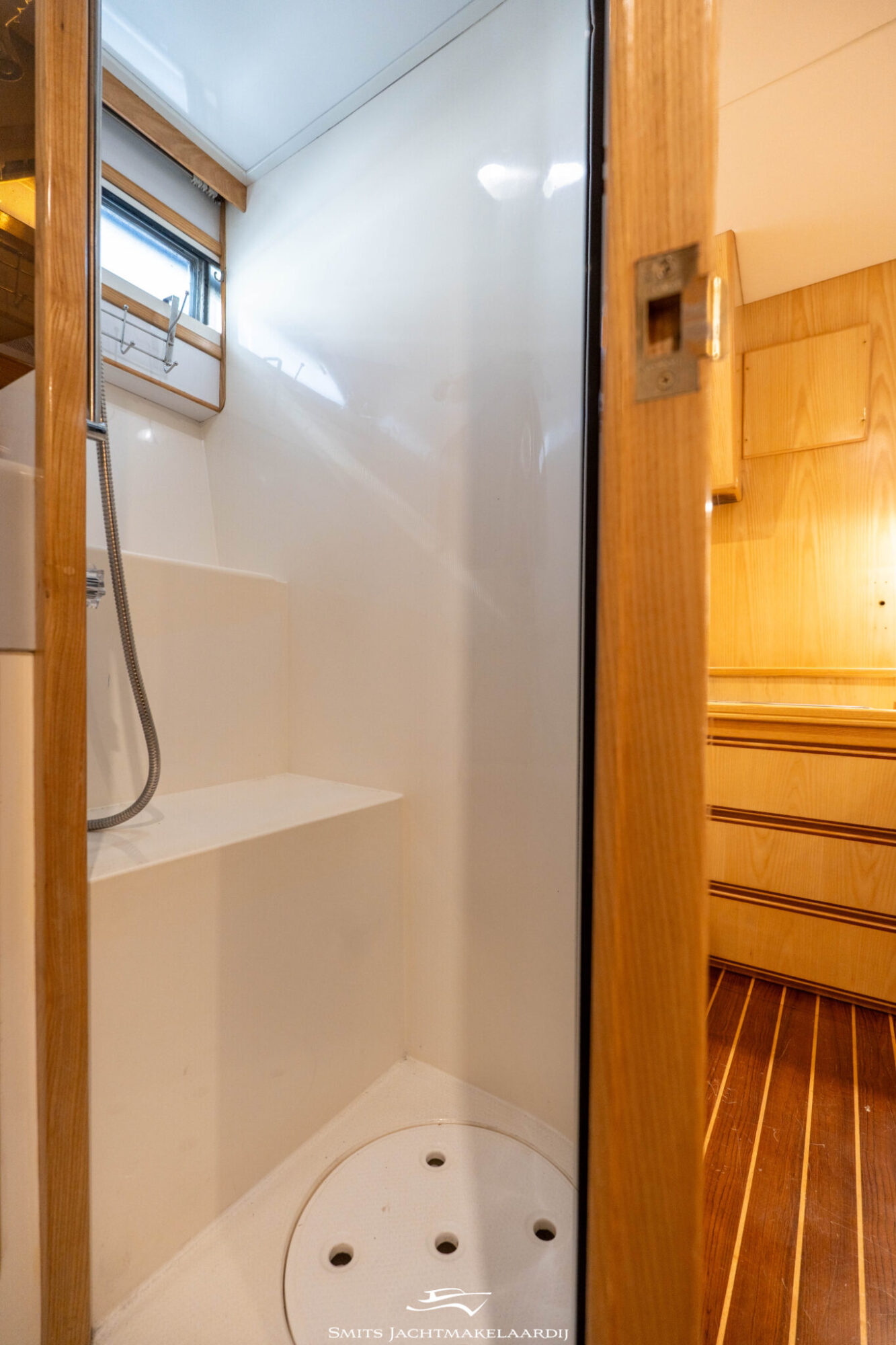 Astor 37 Flybridge — foto 32 van 54