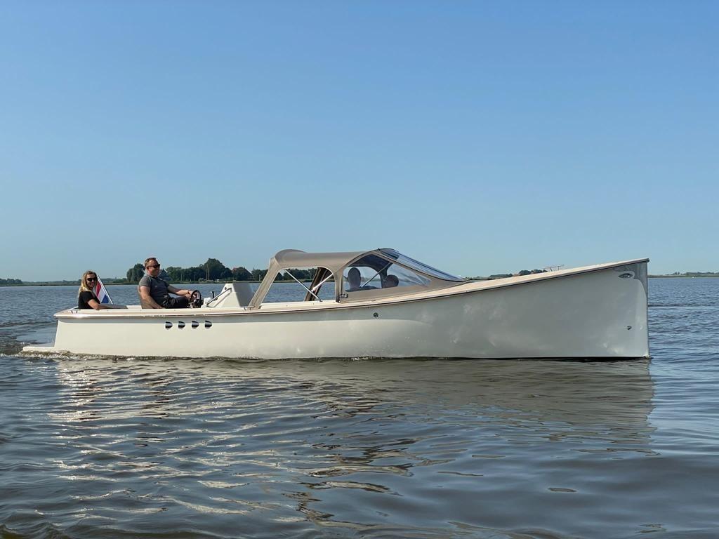 Venegy V30 Classic Cabin — foto 1 van 25
