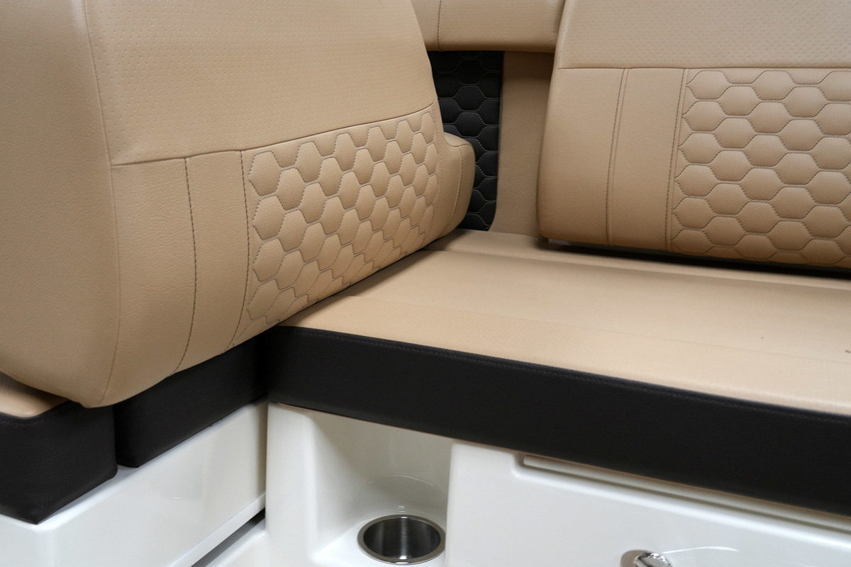 Sea Ray SDX 270 — foto 17 van 24
