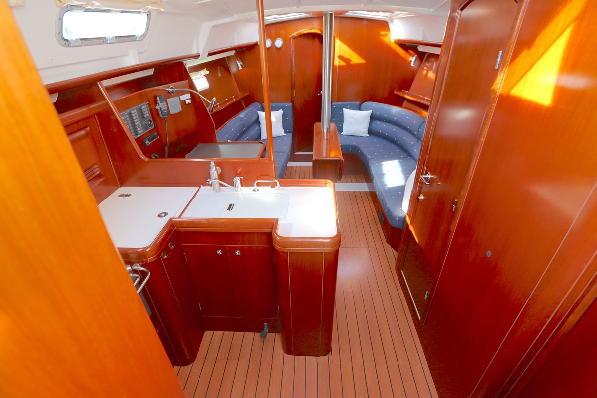 BENETEAU OCEANIS CLIPPER 373 — foto 2 van 48
