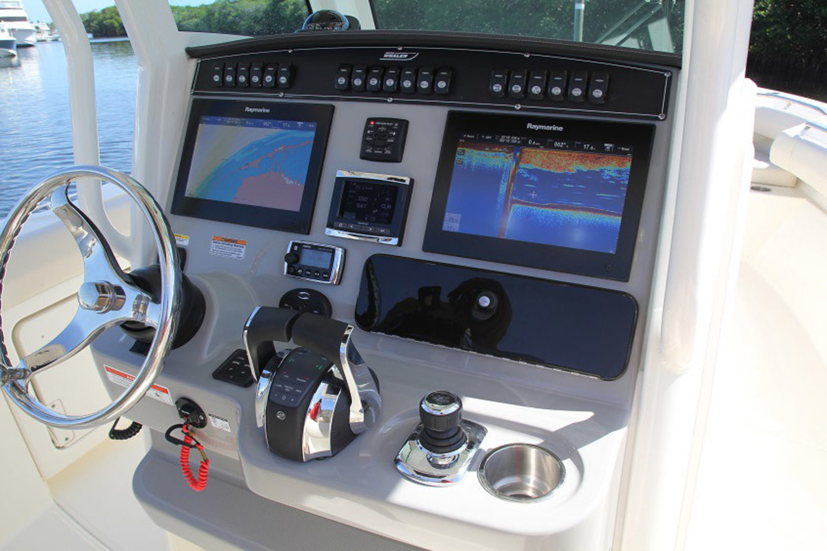 Boston Whaler 280 Outrage — foto 12 van 20