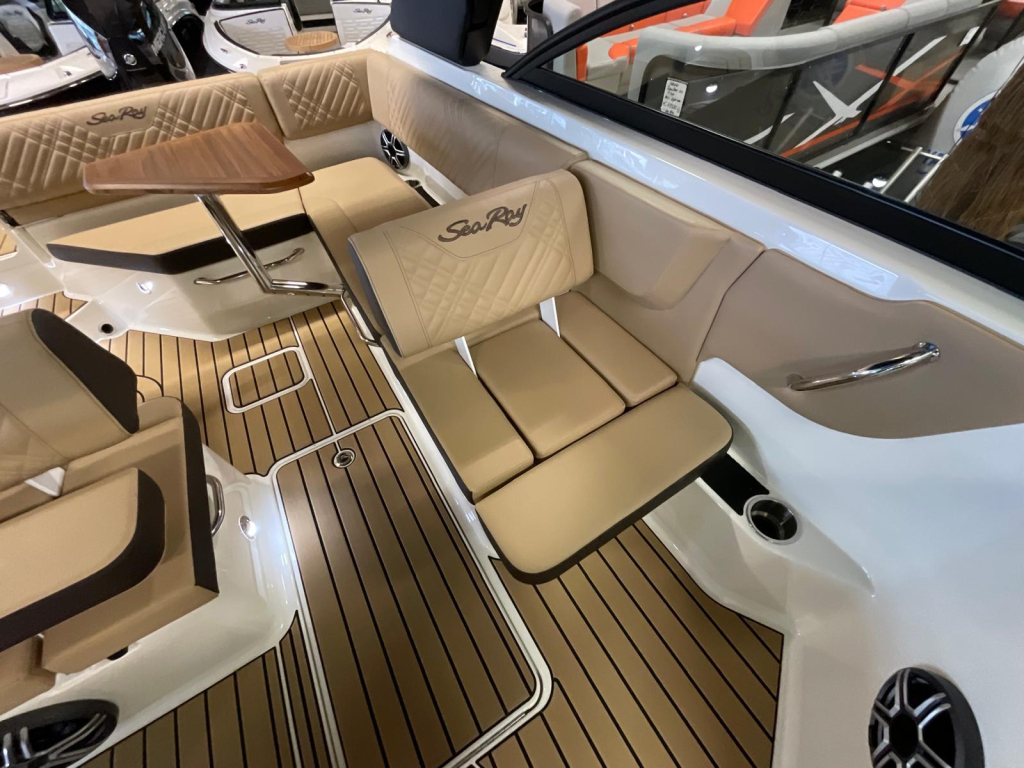 Sea Ray SDX 250 Outboard — foto 21 van 31