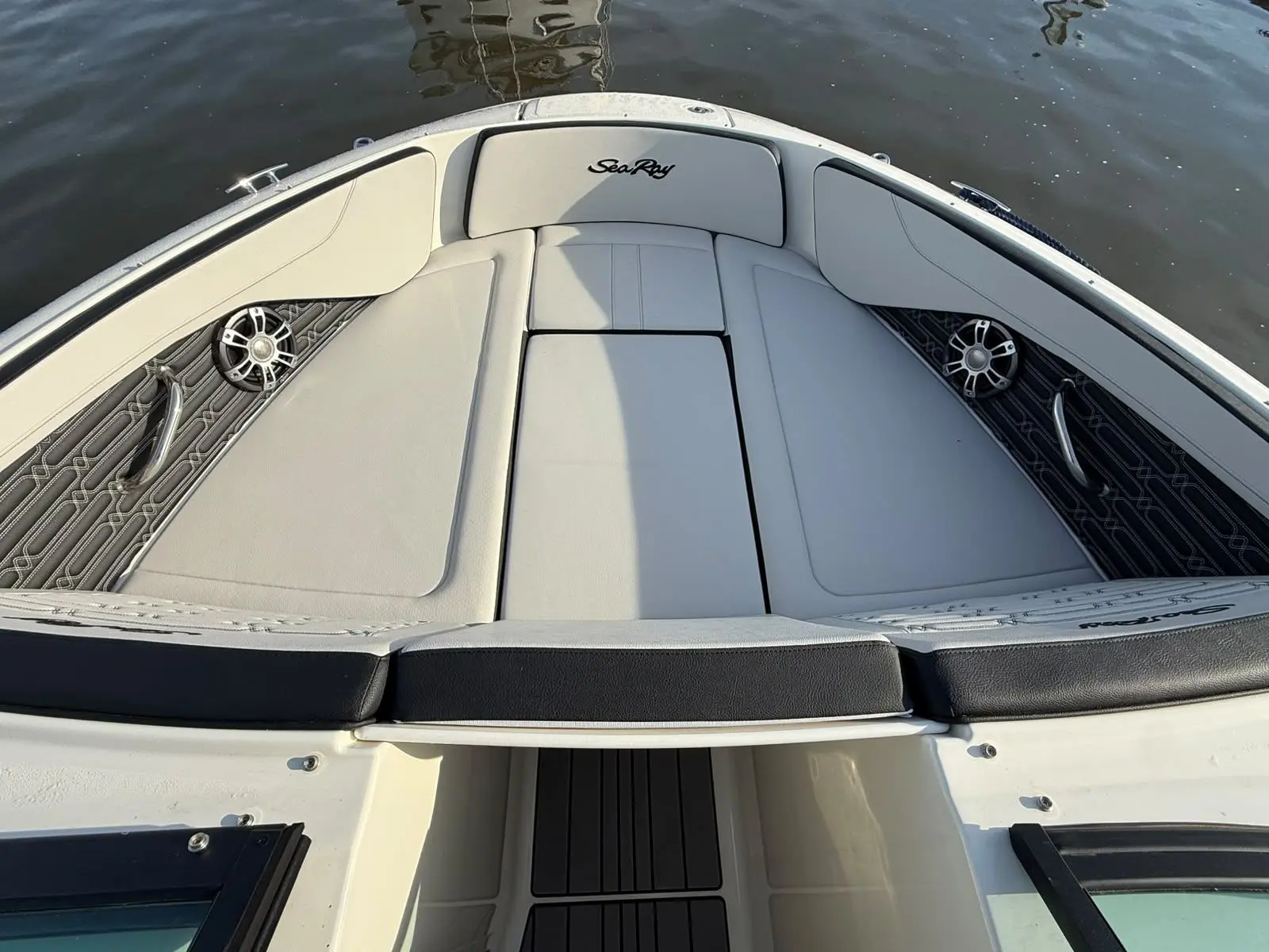 Sea Ray SPX 210 (New Model / 2026) — foto 29 van 31