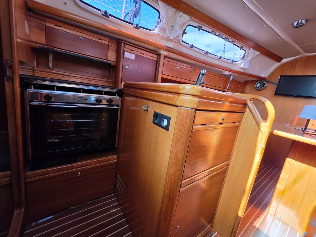 Bavaria Yachtbau GmbH Bavaria Yachts 31 Holiday Limited Edition — foto 9 van 12