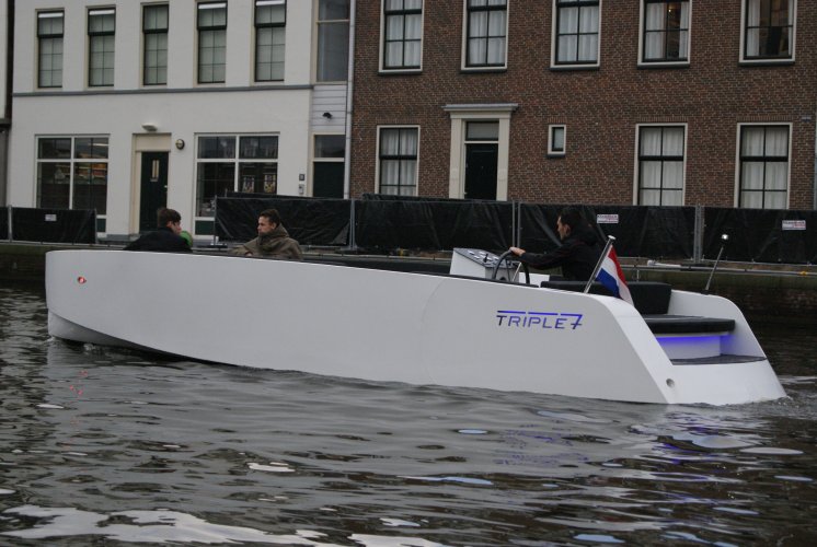 Triple 7 tender DE GROOTSTE SLOEPENSHOWROOM VAN NEDERLAND (Gedupliceerd) — foto 10 van 14