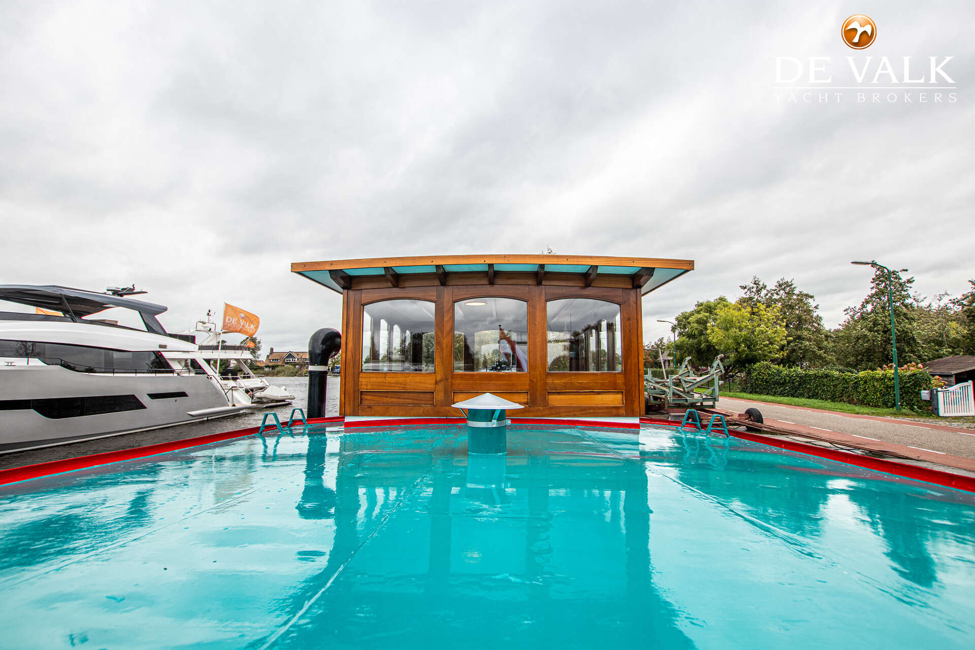 Luxe motor 28M — foto 17 van 44