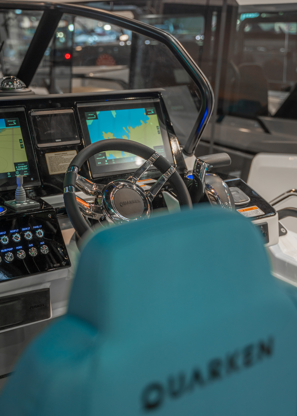 Quarken 27 T-TOP V2 ONYX (prijs Incl. Yamaha 300pk) — foto 18 van 25