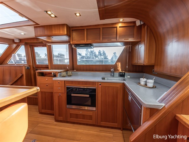 Trader 42 - Cabrio — foto 19 van 76