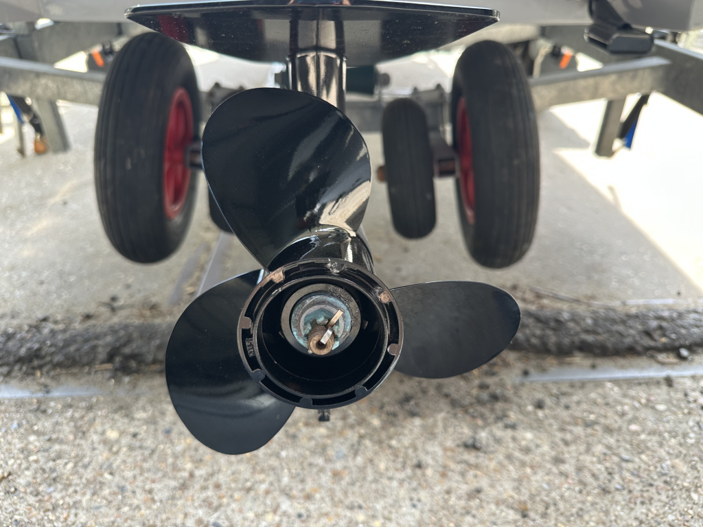 Namare 560 - Rebel - Suzuki 15/20 PK - Vlemmix trailer — foto 12 van 13
