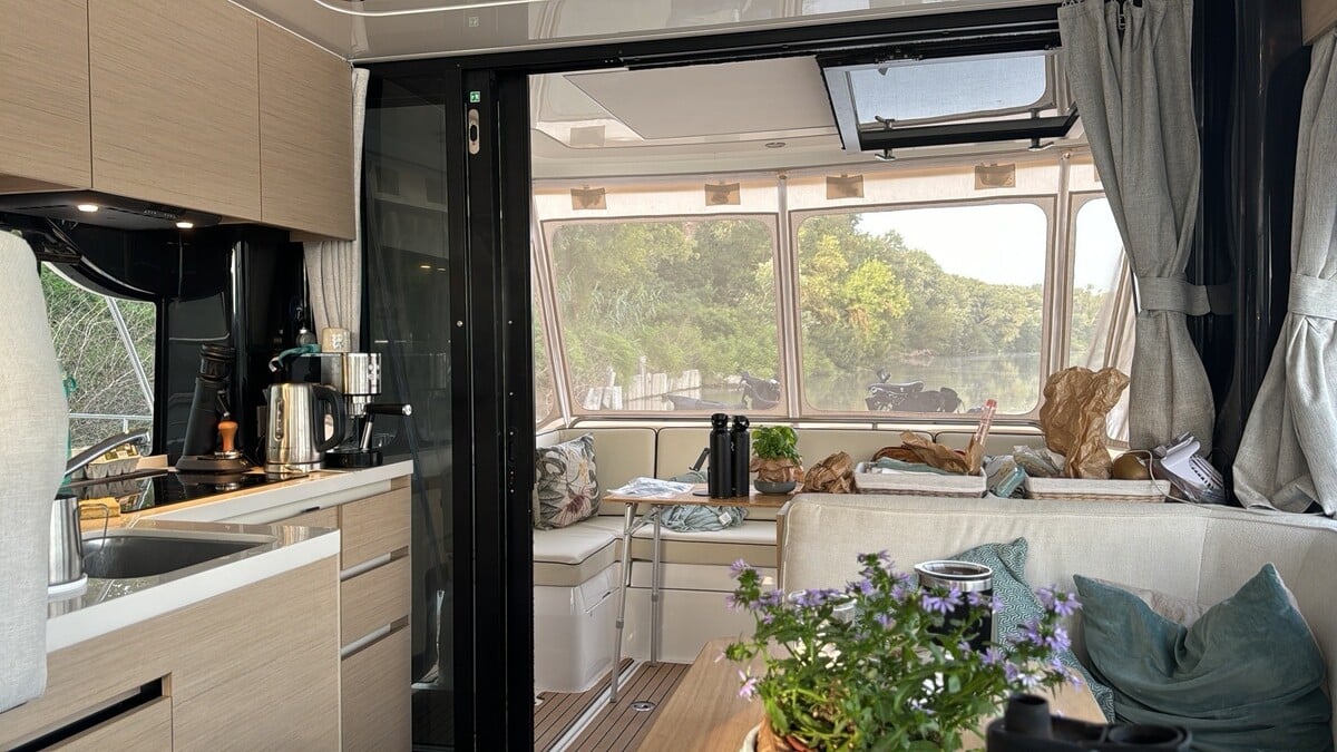 Delphia Yachts Delphia 11 Sedan Electric Cabin Cruiser — foto 4 van 12