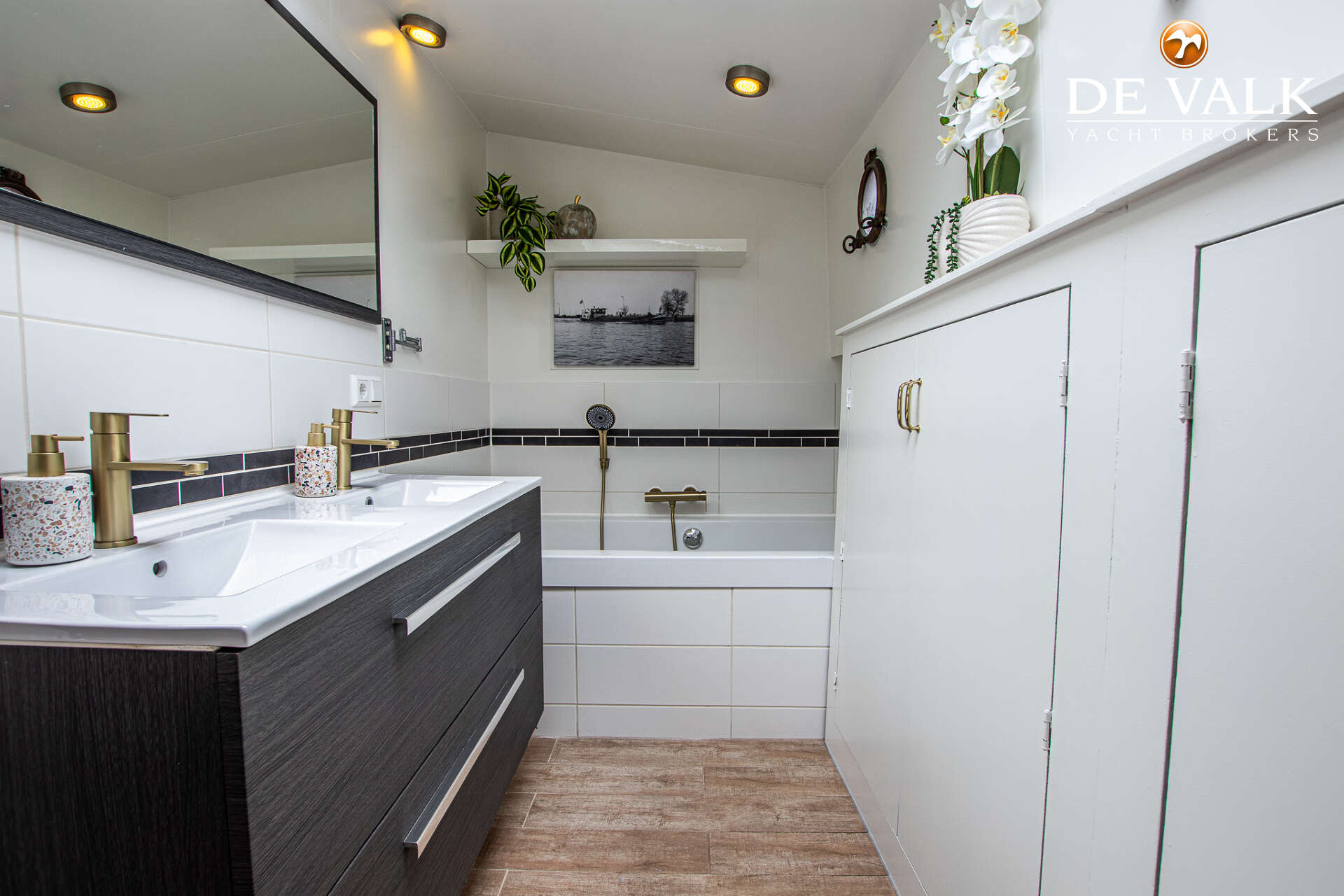 Luxe motor 28M — foto 31 van 44