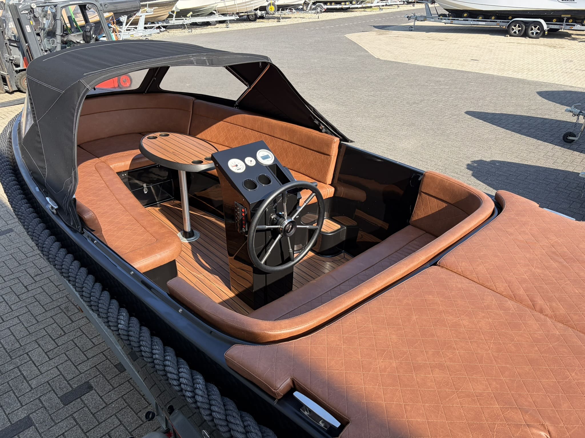 Maxima 600 Tender — foto 5 van 15