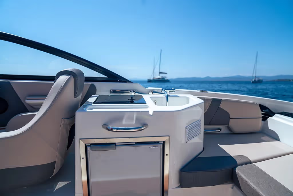 Bayliner VR6 Cuddy — foto 4 van 9