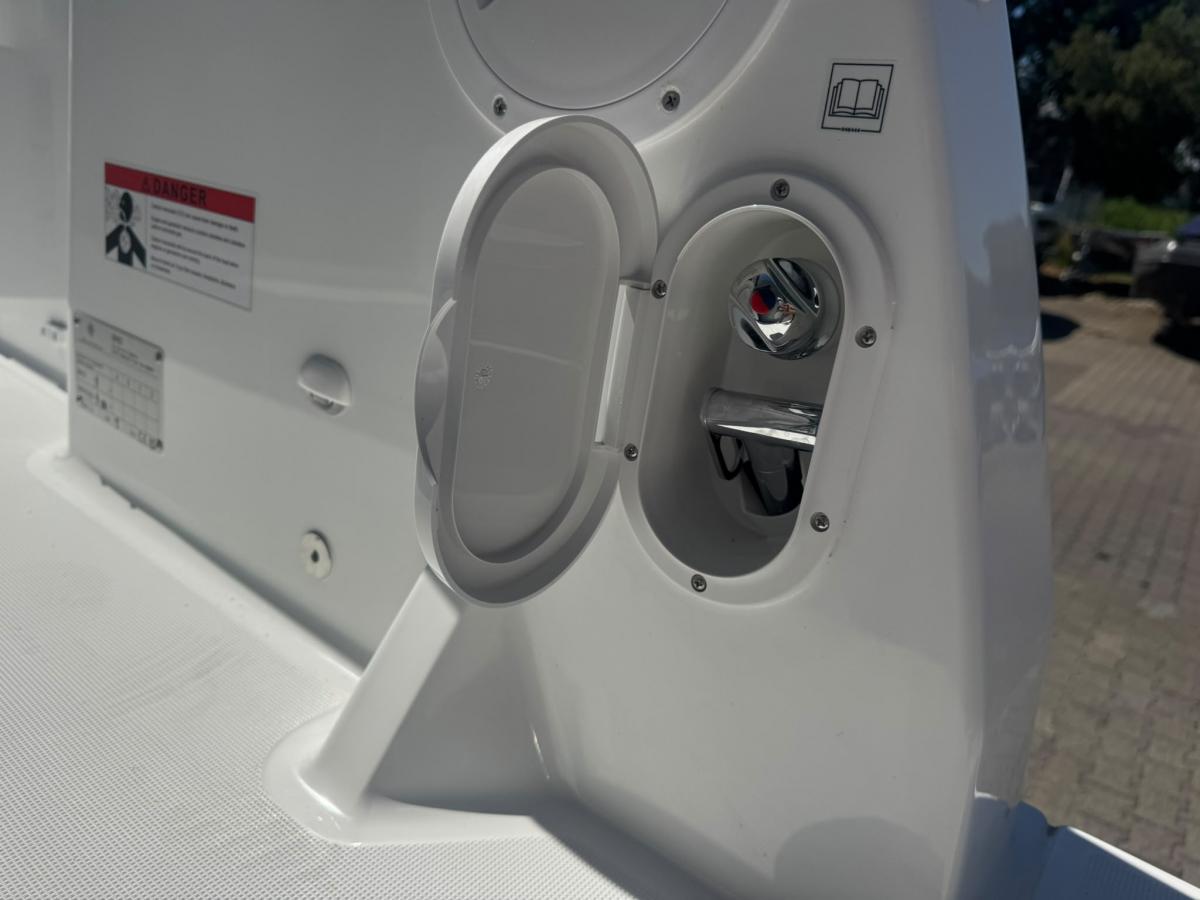 Jeanneau Merry Fisher 895 serie 2. Dit schip is aanwezig op de Yamaha stand van hiswa te water 2026. — foto 7 van 48