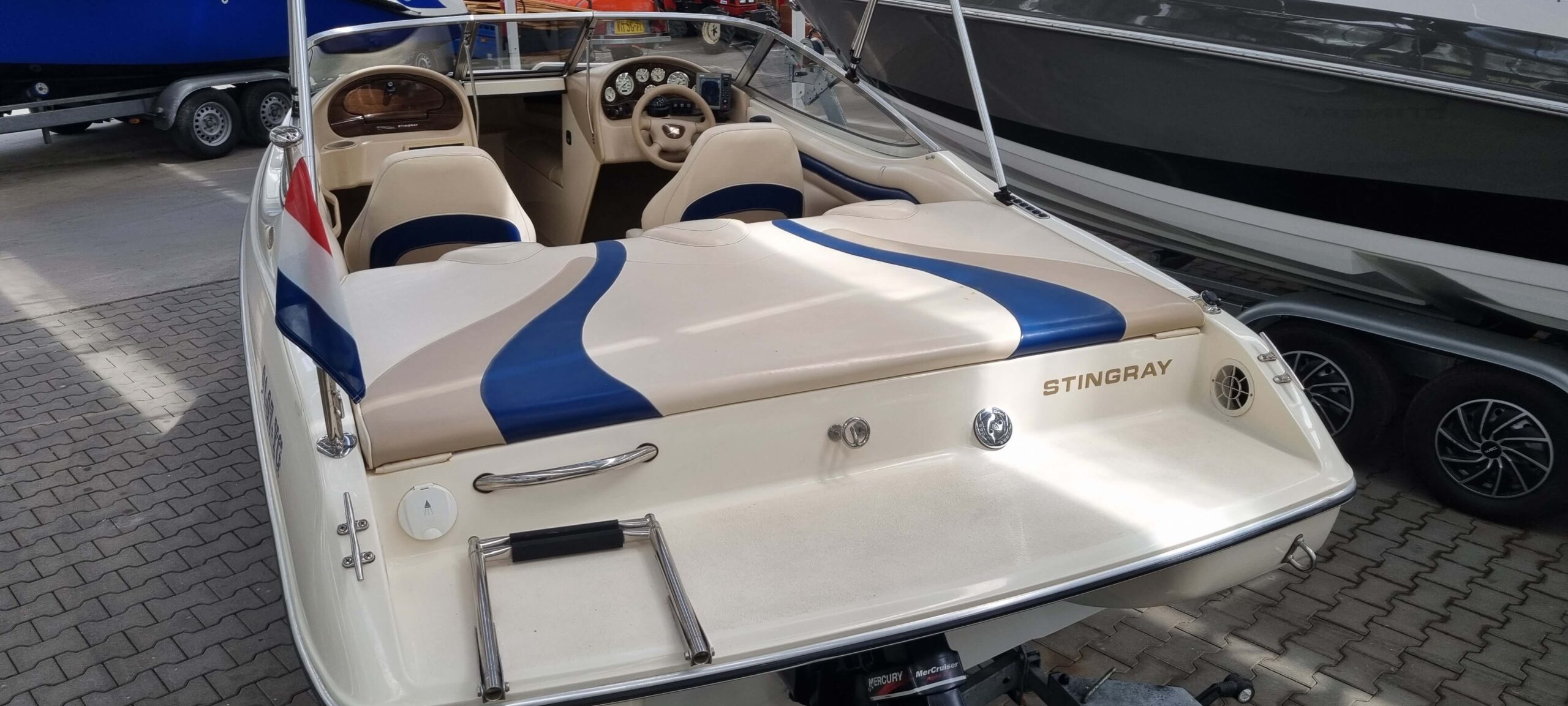 Stingray 180 LX — foto 8 van 11