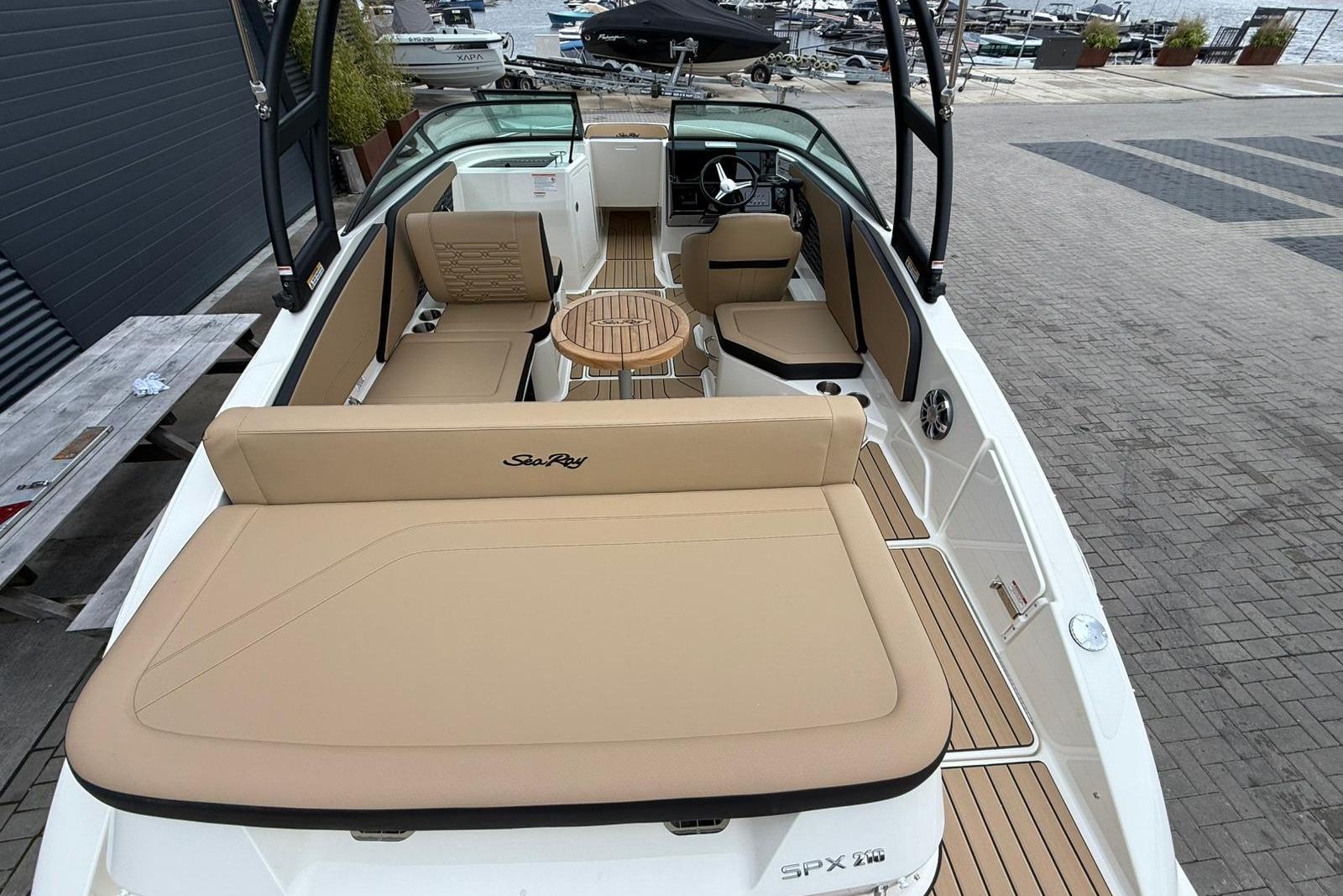 Sea Ray SPX 210 — foto 15 van 41