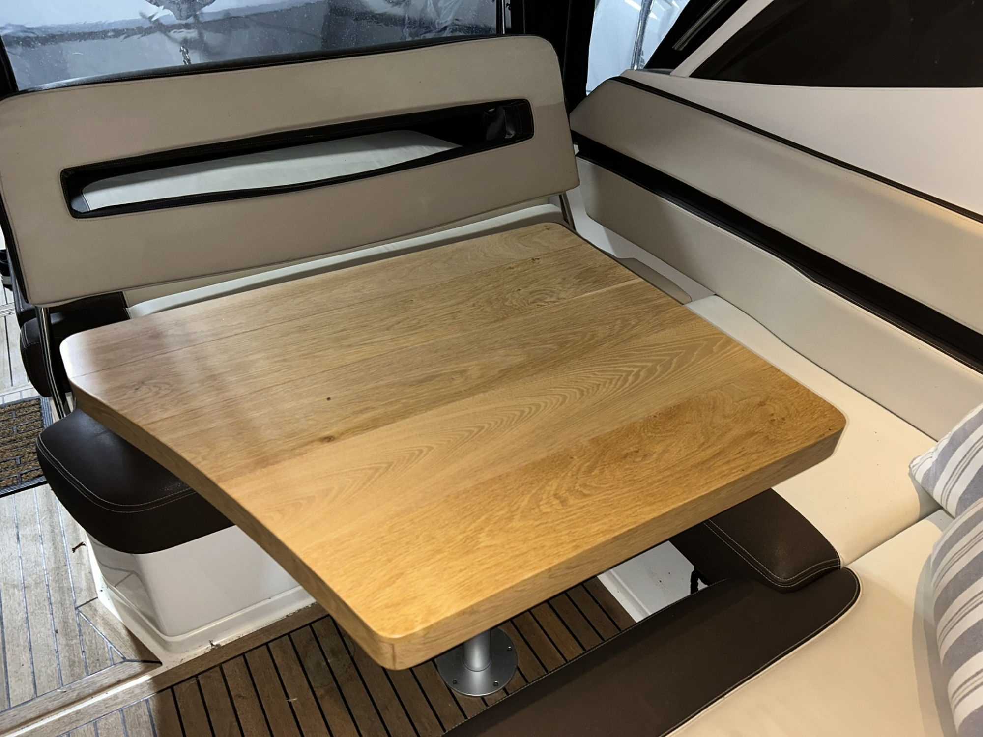Galeon Yachts Galeon 325 HTS met Volvo Penta 370 pk — foto 10 van 17