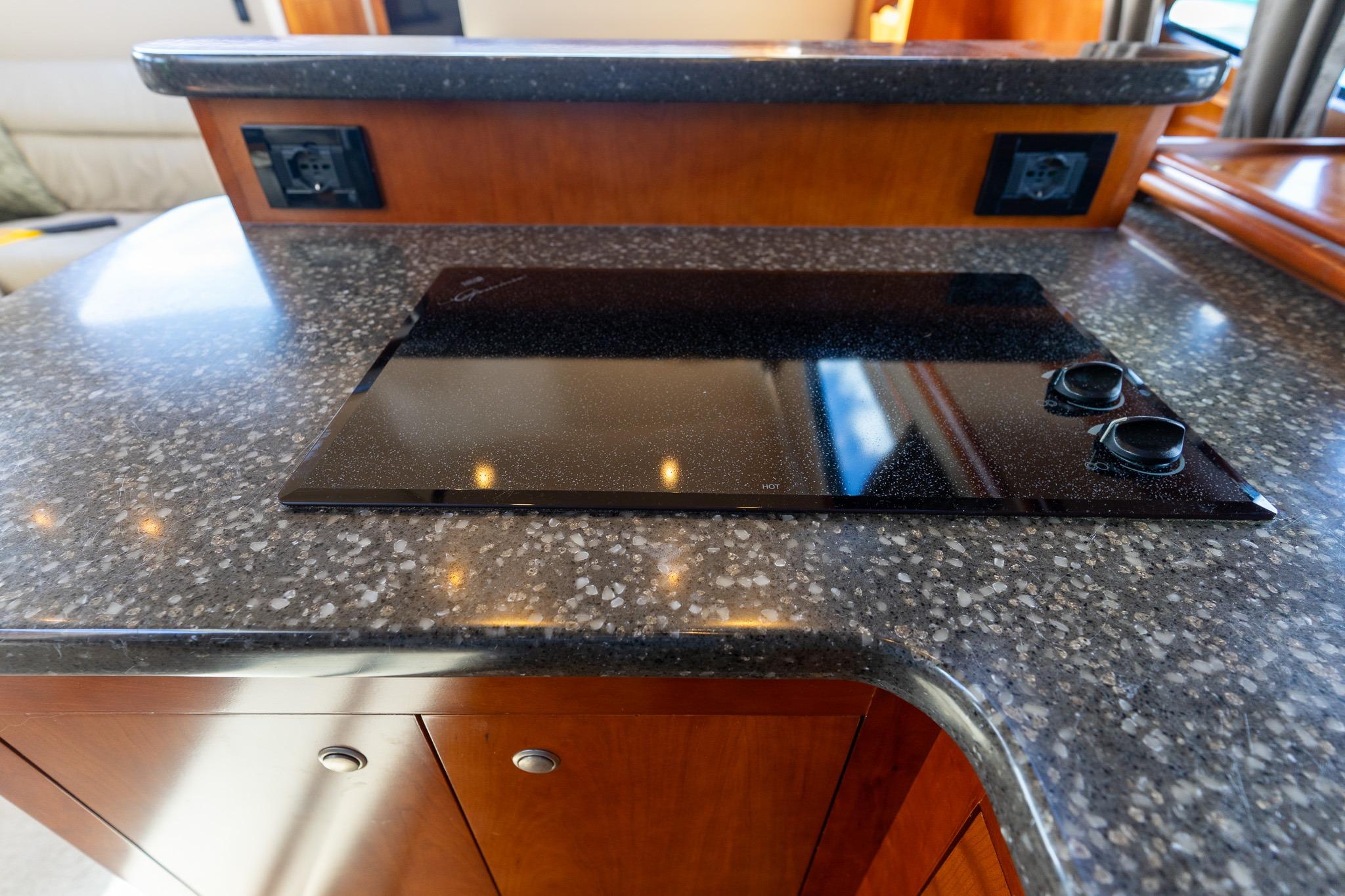 Cruisers Yachts 415 Express Motoryacht — foto 91 van 100