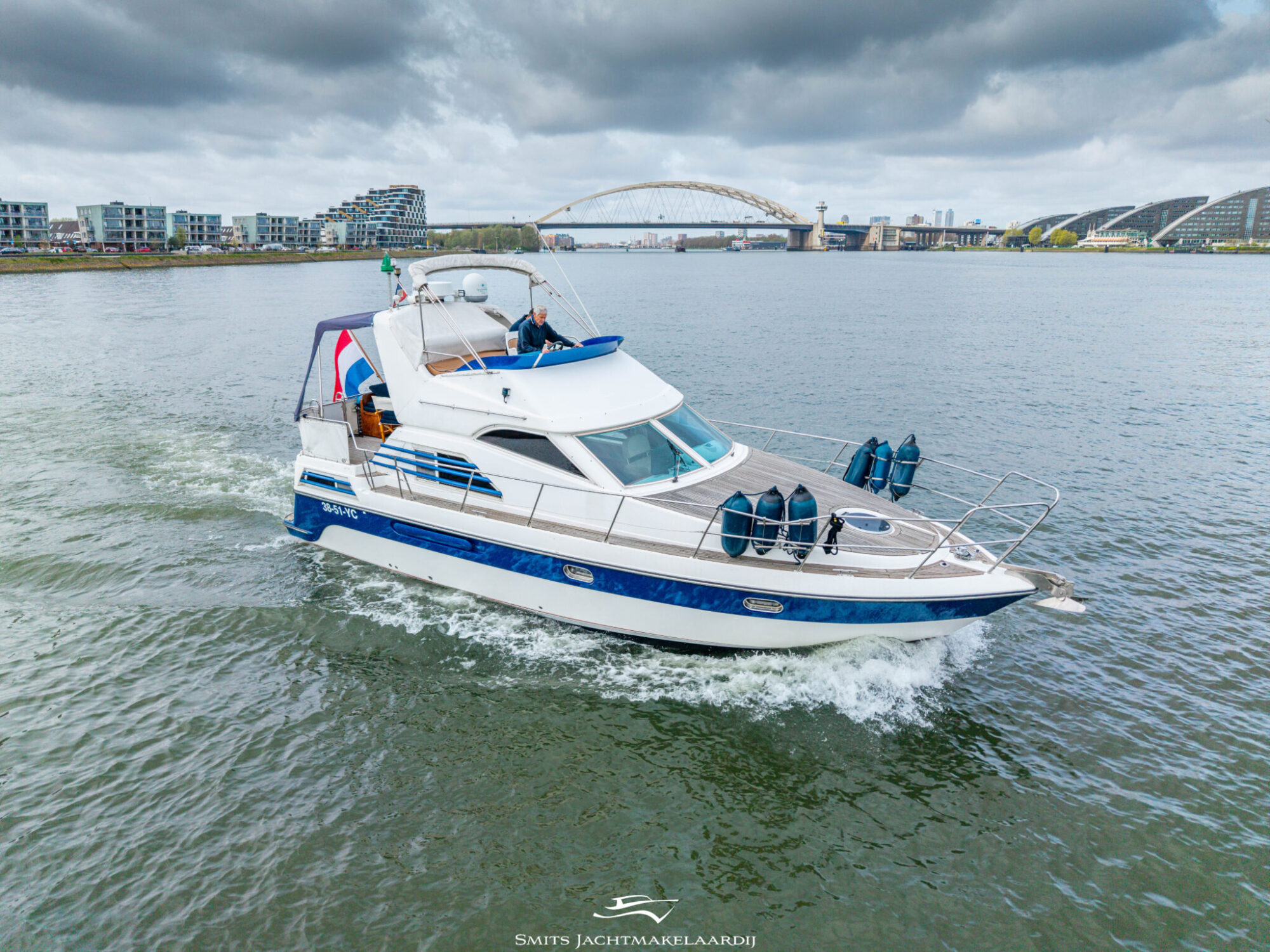 Astor 37 Flybridge — foto 38 van 54