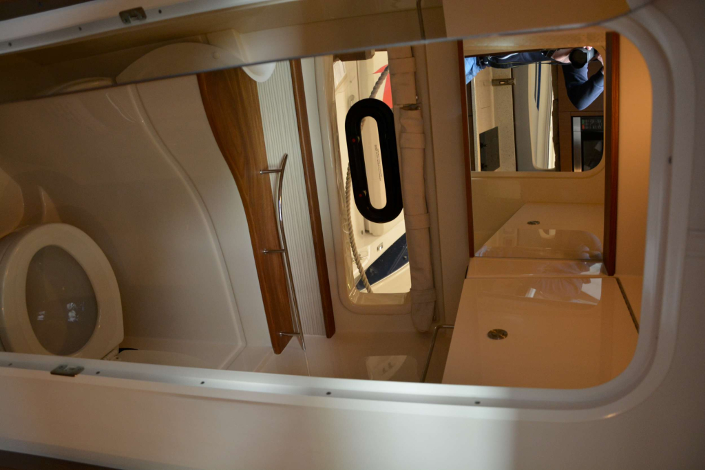 Sea Ray 350 Sundancer — foto 30 van 37