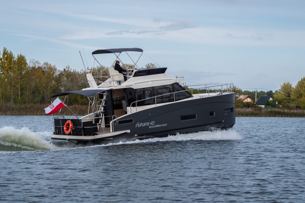 Model Cobra Yachts Futura 40 Grand Horizon — foto 8 van 12