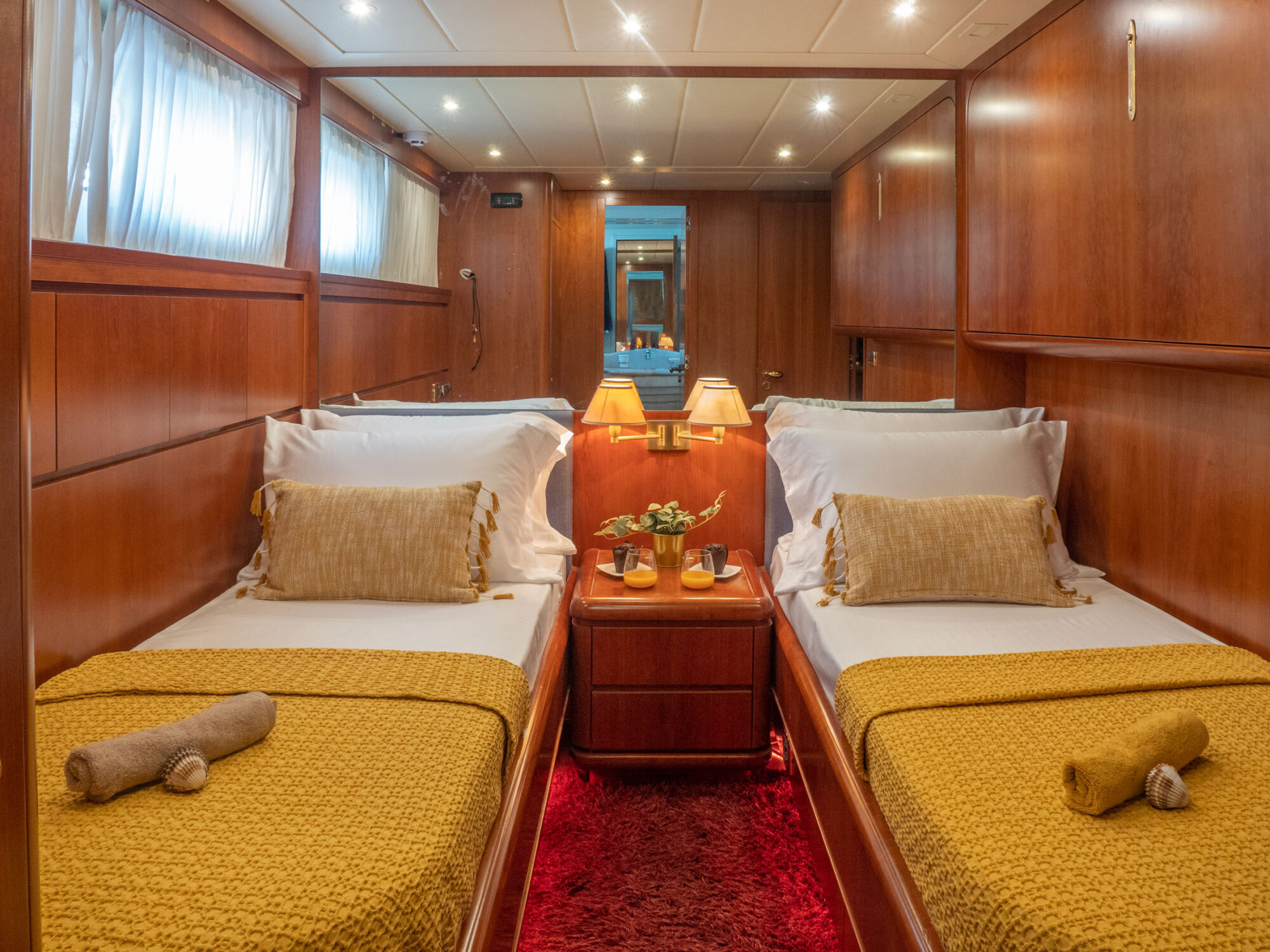 Falcon 100 — foto 16 van 21