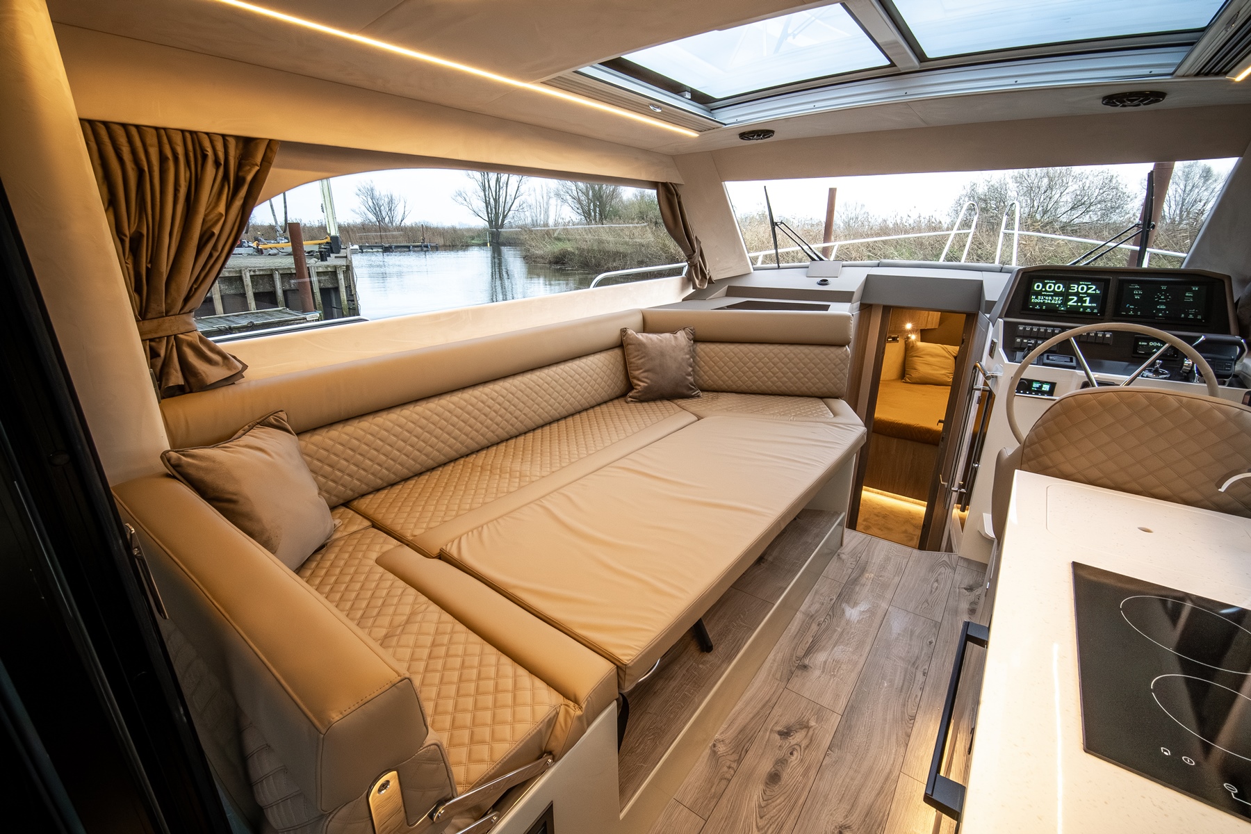 Maxima Boats 37 — foto 2 van 16
