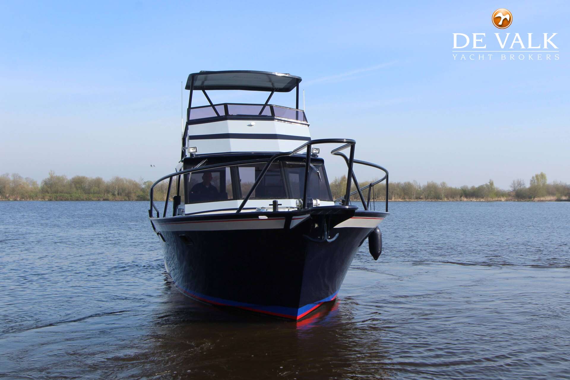 Striker 44 — foto 2 van 32