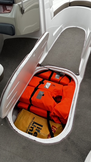 Four Winns H200 – Sportieve bowrider met krachtige V6 en royale indeling — foto 13 van 30