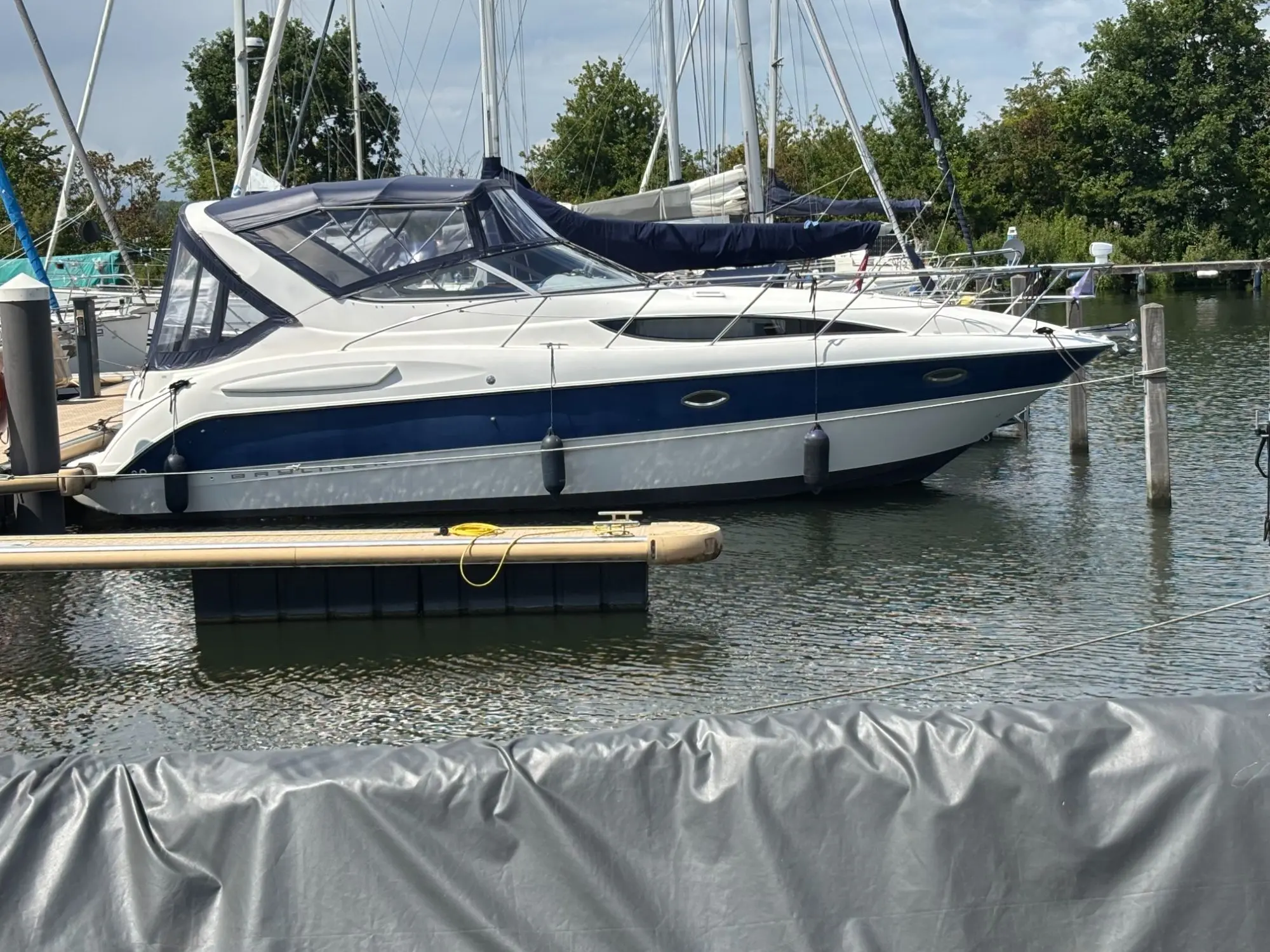 Bayliner 305 Ciera Sunbridge (2004) — foto 1 van 21