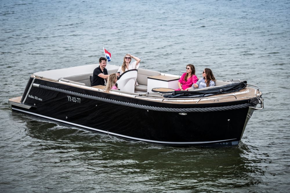 Nieuwe Maxima 820 retro — foto 5 van 12