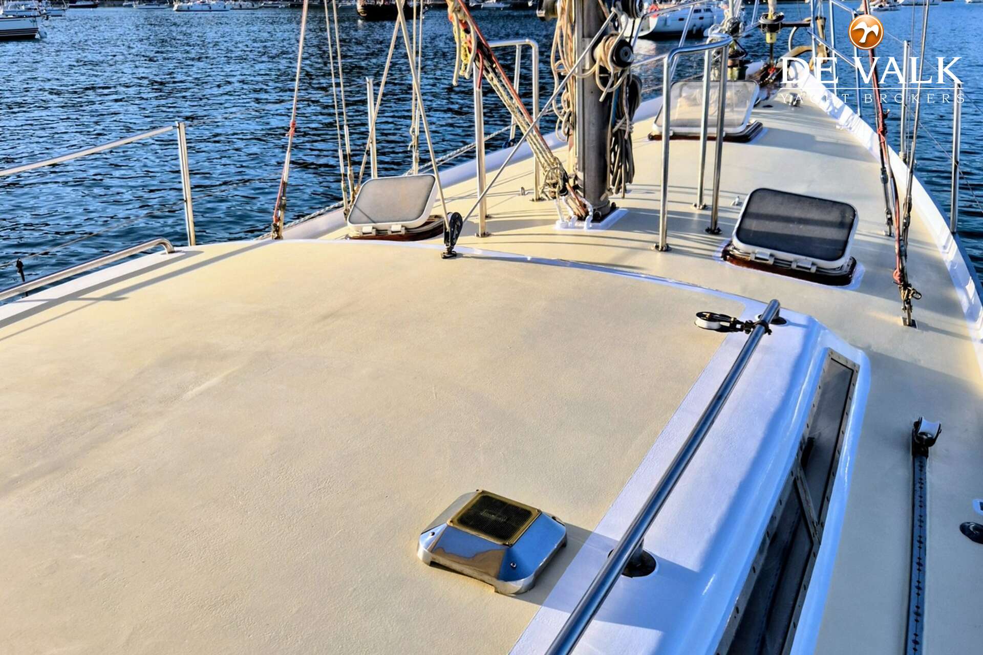 Brown Bluewater 49 — foto 8 van 36