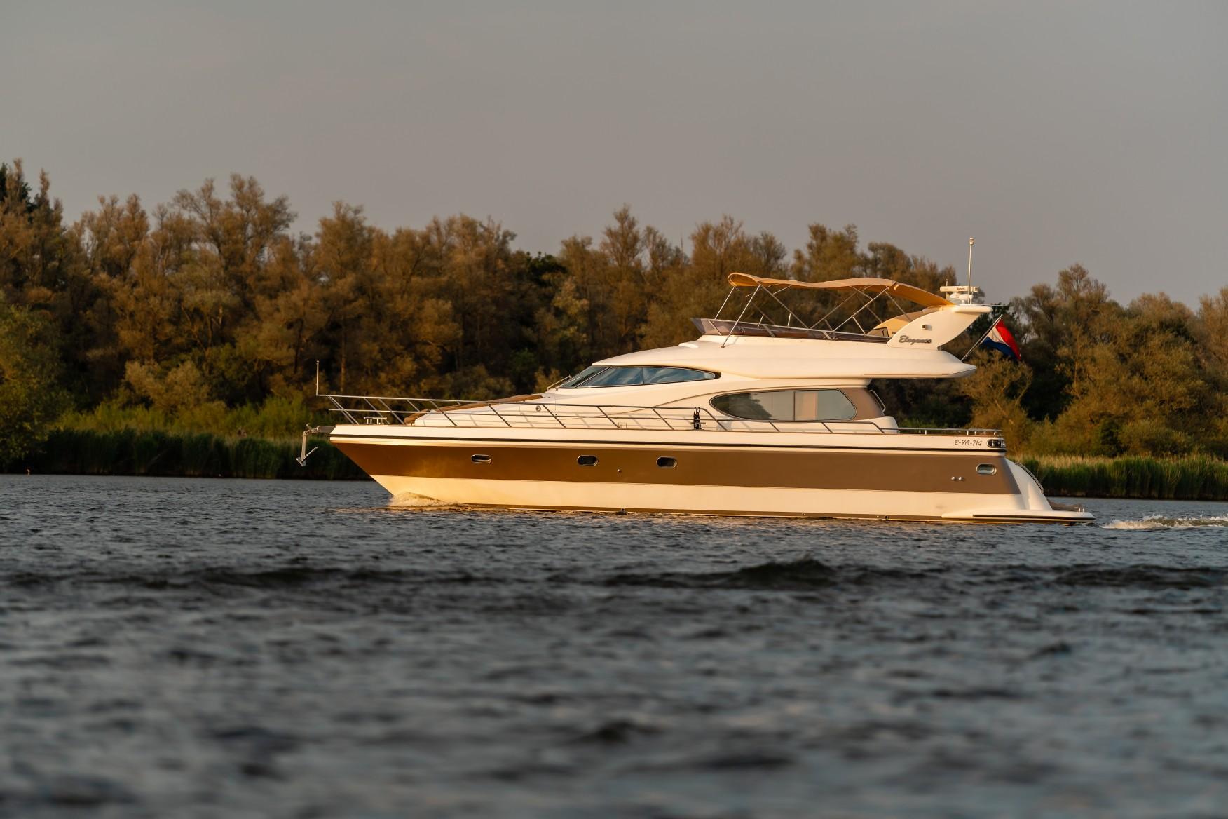 Elegance 54 — foto 66 van 75