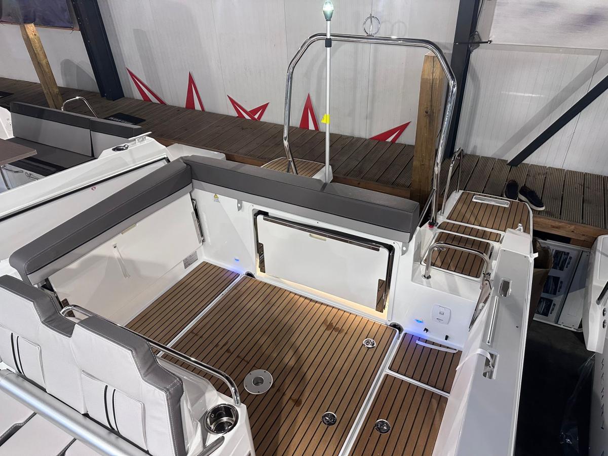 Jeanneau Cap Camarat 7.5 WA Serie 3 — foto 6 van 16