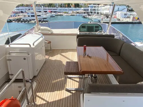 Elegance 68 Hardtop - MIO MAR - BluYachting — foto 9 van 12