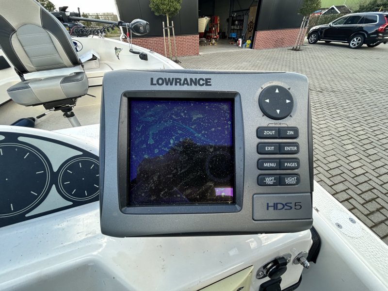 Mercury Uttern Visboot Met Pega Trailer — foto 11 van 12