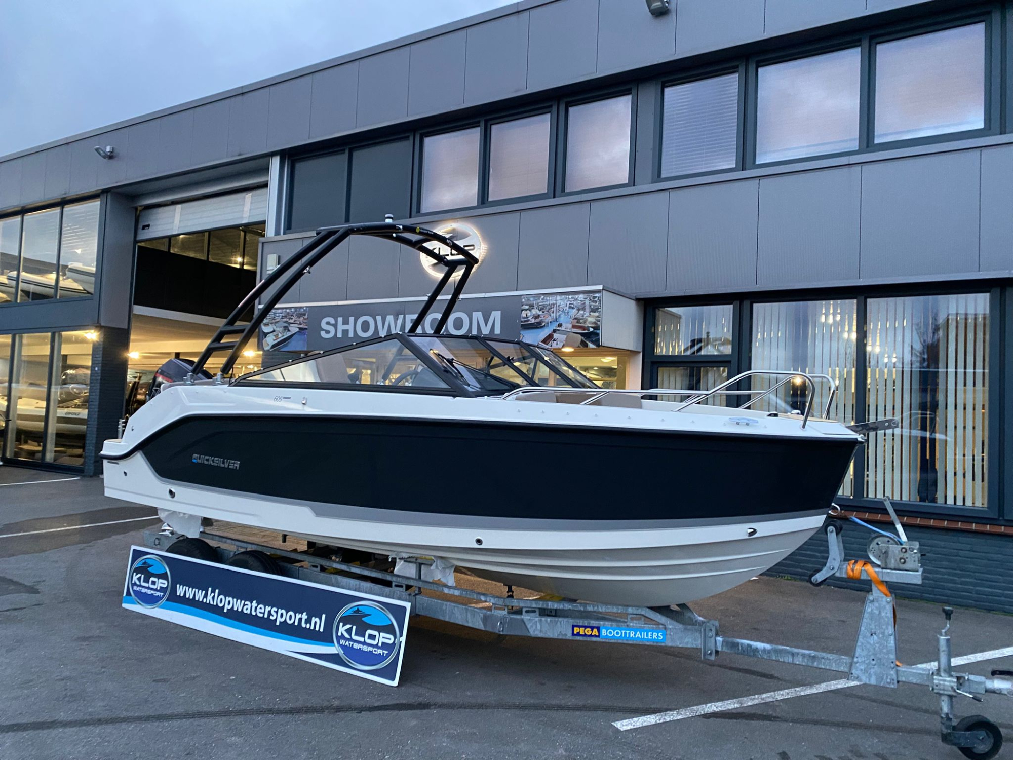 Quicksilver 605 Bowrider met Mercury 150 pk Racing — foto 2 van 11