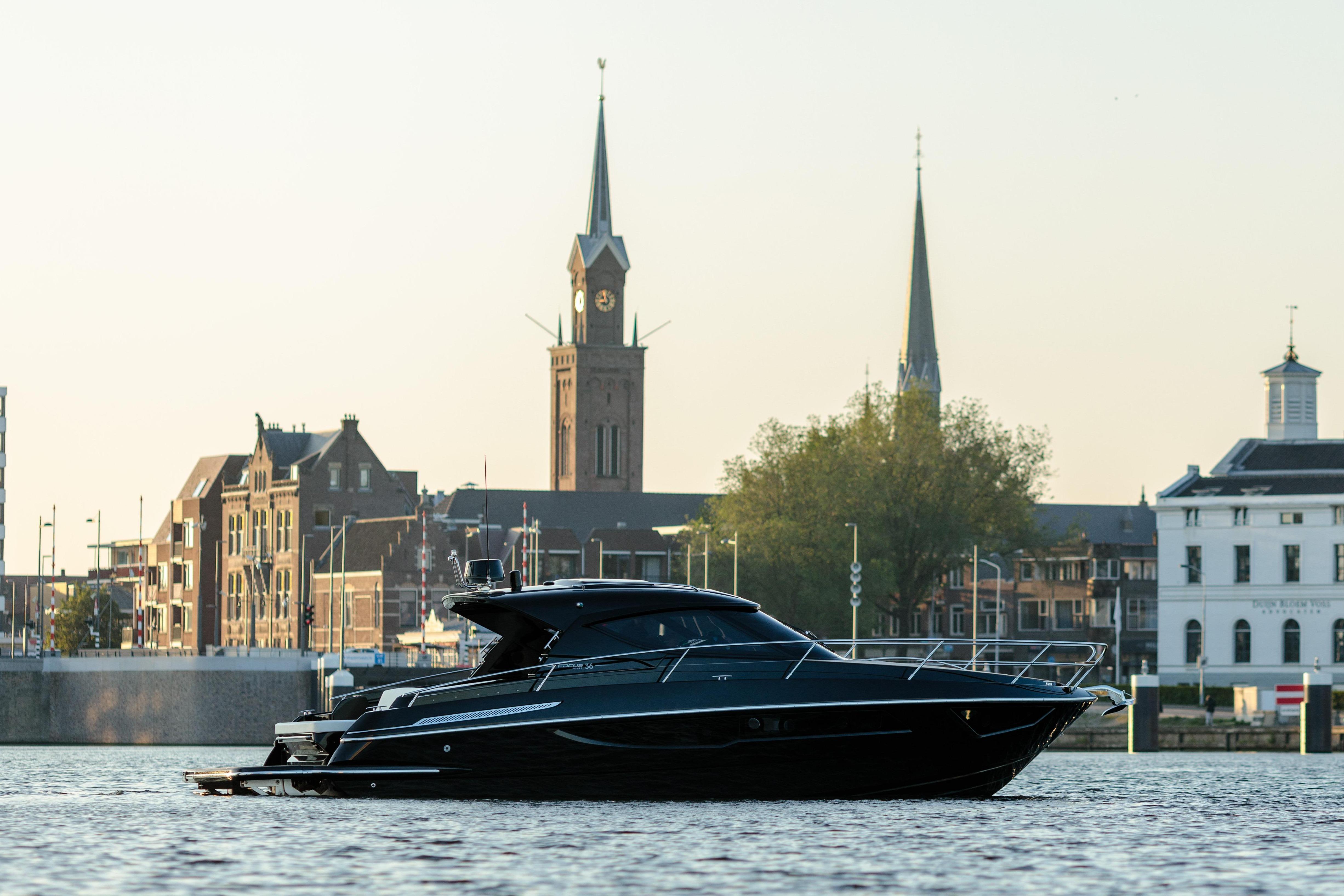 Focus Power 36 — foto 1 van 44