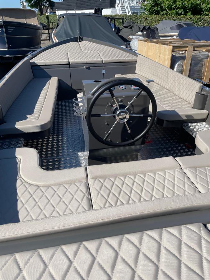 Steelfish 670 vaarklaar 60pk Honda
