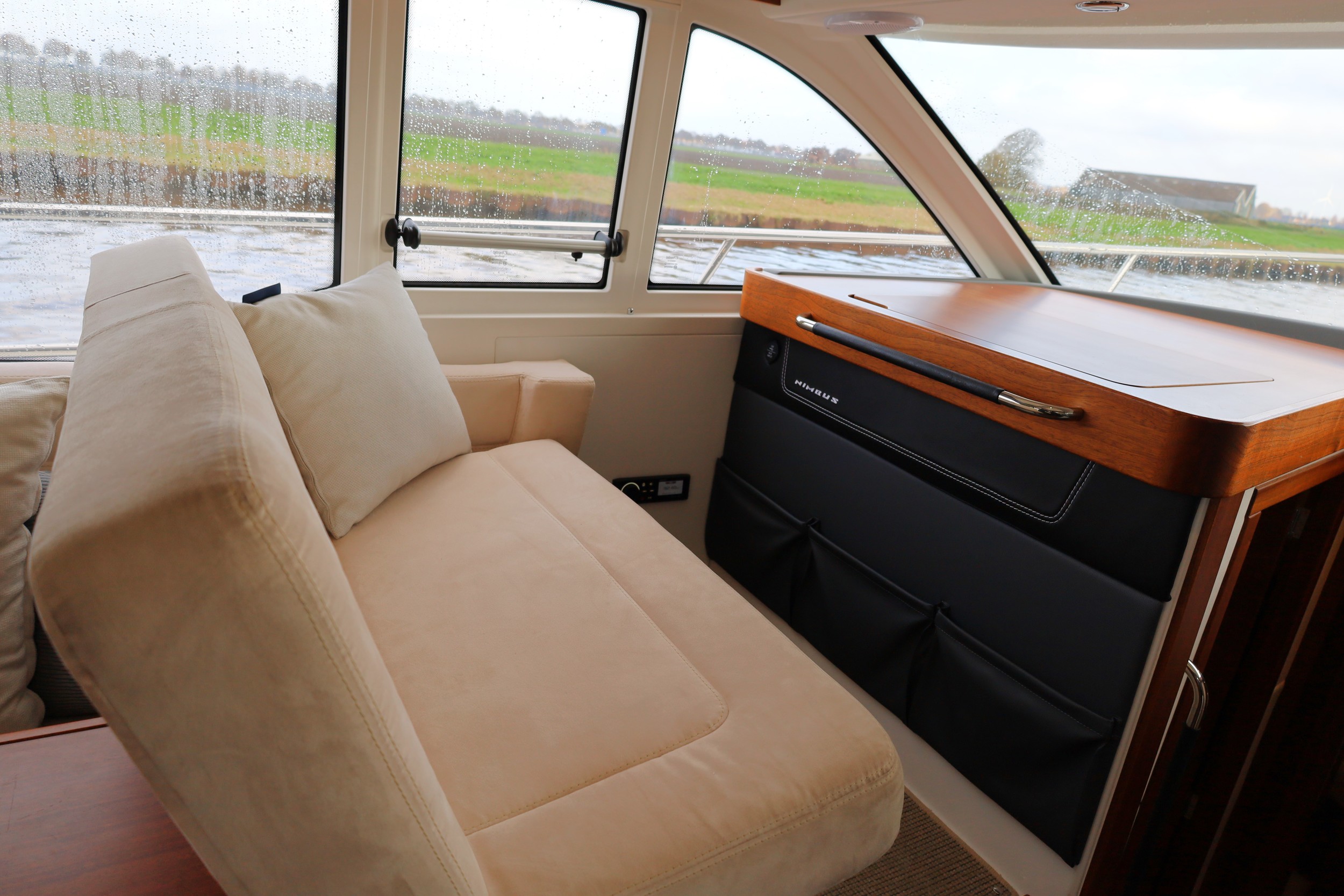 Nimbus 365 Coupe — foto 33 van 51